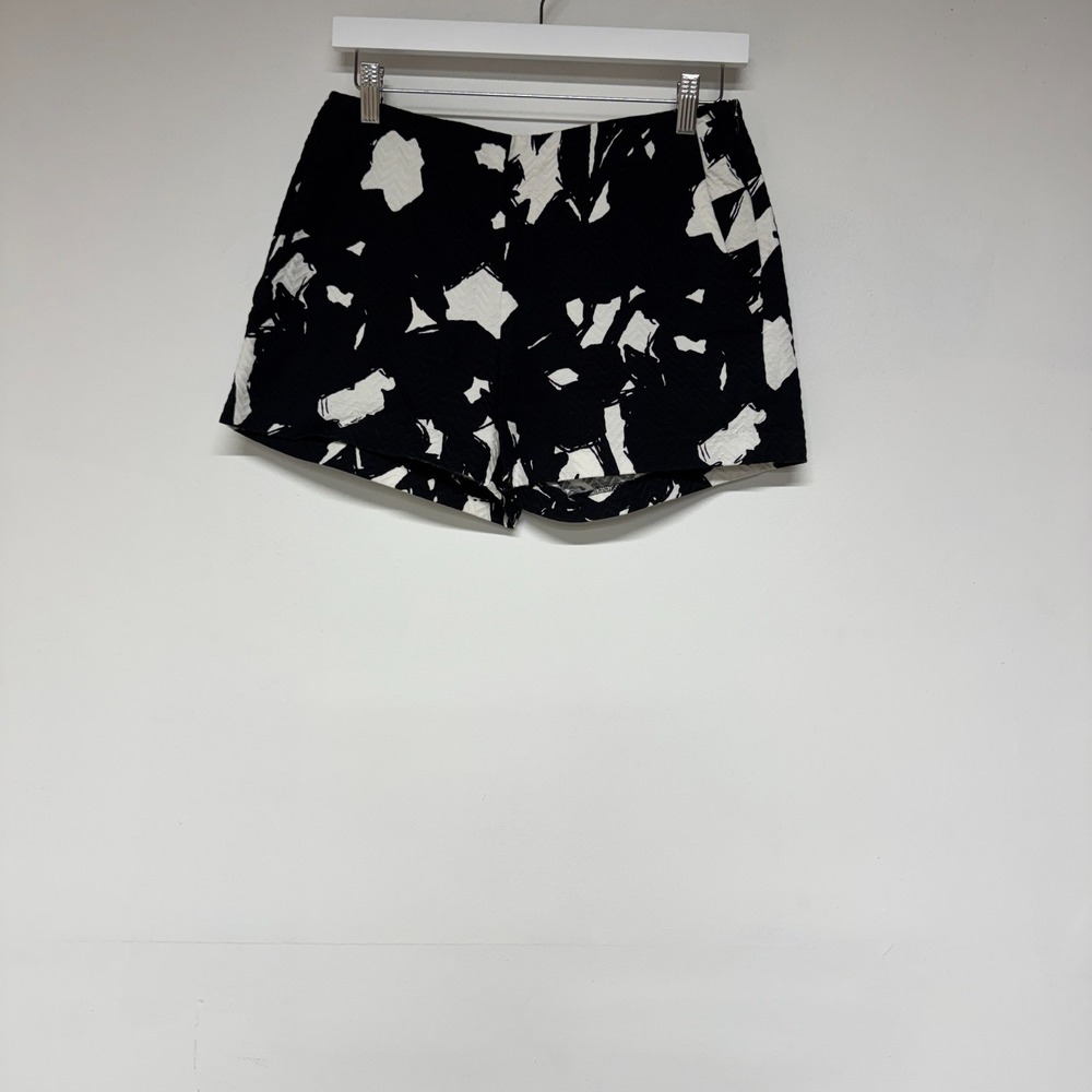 Banana Republic Shorts Womens 4 Black Chevron Textured Cotton Chino Mid Rise